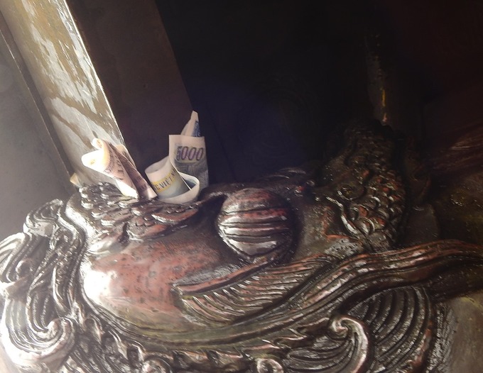 Hàng nghìn người trẩy hội Yên Tử trong sương mù